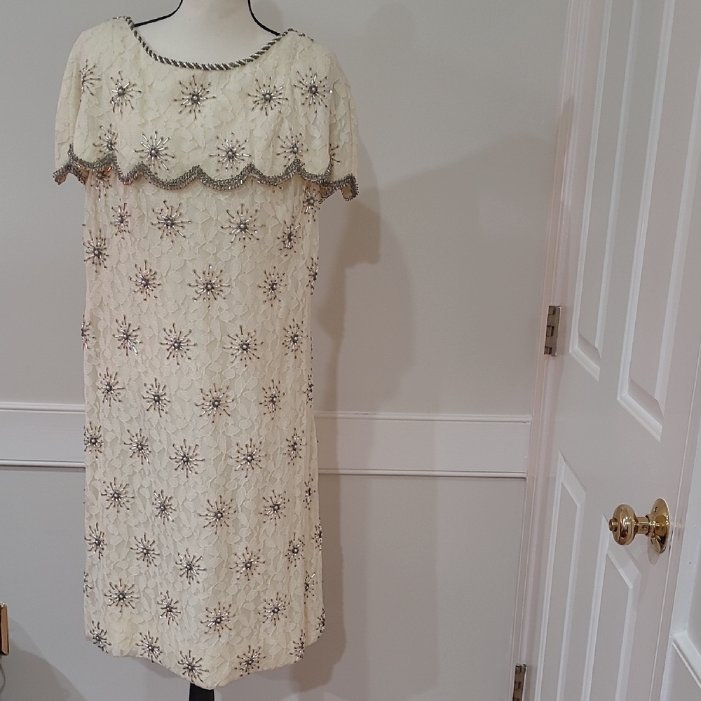 Andora 1950s Vintage Cream Lace Dress with Beaded Starburst Accents